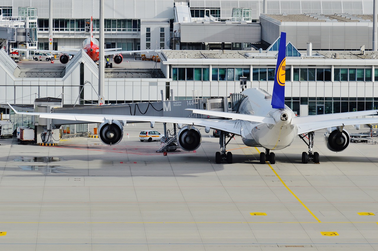 美俄战机空中交锋，国际空中安全环境的微妙变化